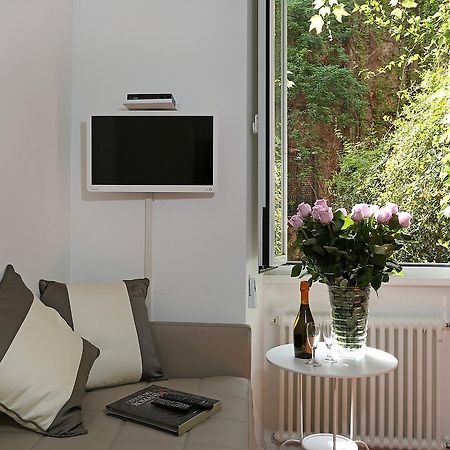 Bed and Breakfast Domus Croce Рим Экстерьер фото